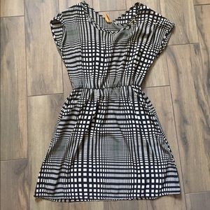 Geometric pattern dress